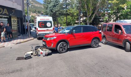 Otomobil ile çarpışan elektrikli bisikletin sürücüsü yaralandı