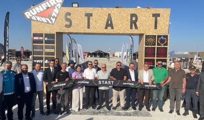 Runfire Salt Lake Ultra Trail Maratonu, Tuz Gölü'nde renkli görüntülerle başladı