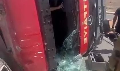 Yangına giden itfaiye aracı devrildi: 5 yaralı