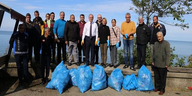 Arhavi'de Denizde Çöp Toplama Yarışması Düzenlendi