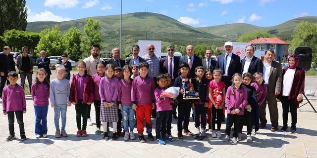 Bayburt'ta Atık Pil Toplama Yarışmasında Şampiyon Olan Okullar Ödüllerine Kavuştu