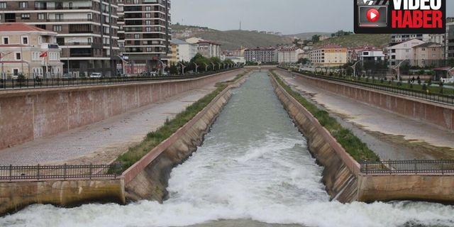 Çoruh Nehri'nde Rafting Yapmak İsteyen Gençlerin Diyaloğu Gülümsetti