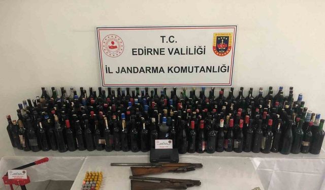 Edirne’de Jandarma ekiplerinden kaçak içki operasyonu