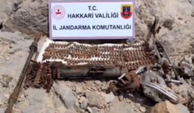 Şemdinli’de PKK’ya ait mağarada çok sayıda silah ve mühimmat ele geçirildi