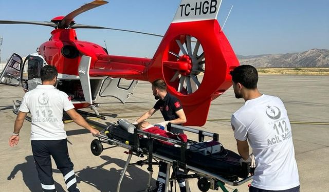 Şırnak’ta ambulans helikopter Demhat bebek için havalandı