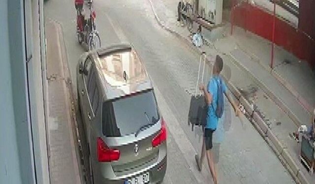 Tespih ve para dolu çantayı alıp böyle kaçtı