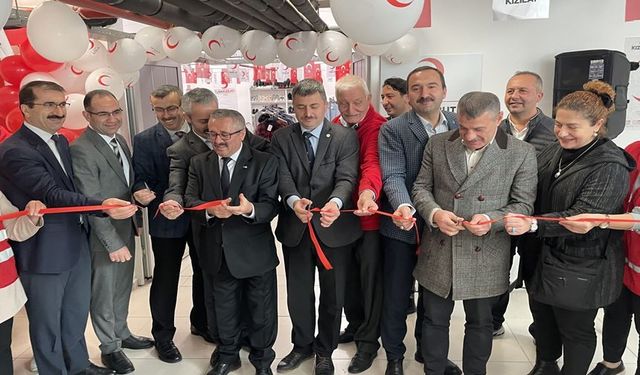 Artvin'de İhtiyaç Sahibi Üniversite Öğrencileri için Butik Açıldı