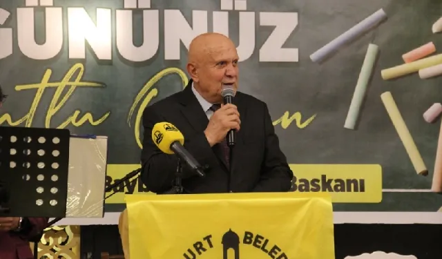 Bayburt Belediye Başkanı Pekmezci, 24 Kasım Öğretmenler Günü'nü Kutladı
