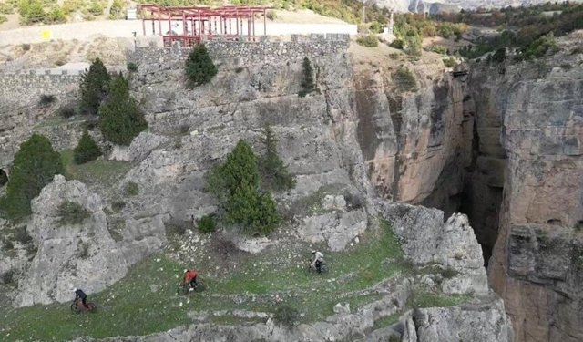 Artvin'deki Cehennem Deresi Kanyonu Adrenalin Tutkunlarını Ağırlıyor