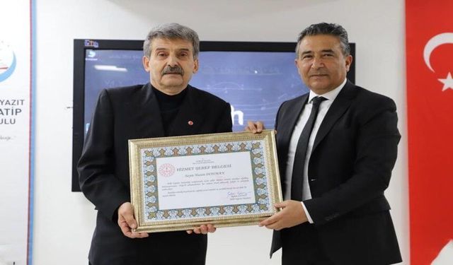 Bayburt'ta Emekli Öğretmen Dohman'a Veda Program