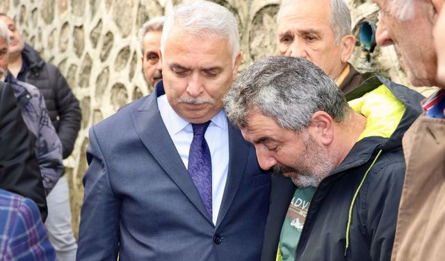 Trabzon Valisi Yıldırım'dan Denizde Boğulan Öğrencilerin Okuluna Ziyaret