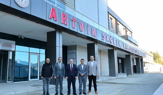 Artvin Valisi Ünsal, Artvin Sağlık Kompleksi'nde İncelemelerde Bulundu