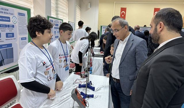 Artvin'de TÜBİTAK 4006 Bilim Fuarı Açıldı