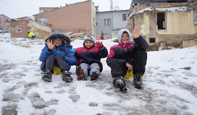 Bayburt'ta Eğitime 1 Günlük Kar Engeli