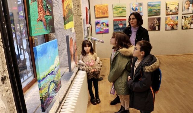 Trabzon'da 112 Ressamın Eserleri Sergileniyor