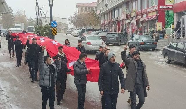 Pençe-Kilit Harekatı Şehitleri İçin Aşkale'de Duygusal Yürüyüş