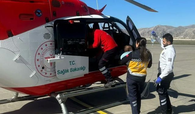 Şırnak’ta 8 aylık bebek, ambulans helikopterle Elazığ’a sevk edildi