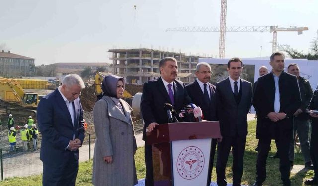 Bakan Koca: "Türkiye’nin en büyük kapasitesi olan şehir hastanesi Sancaktepe’de inşaatı devam ediyor"