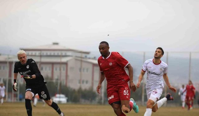 Sivasspor, hazırlık maçında Tokat Belediye Plevnespor’u 6-1 yendi