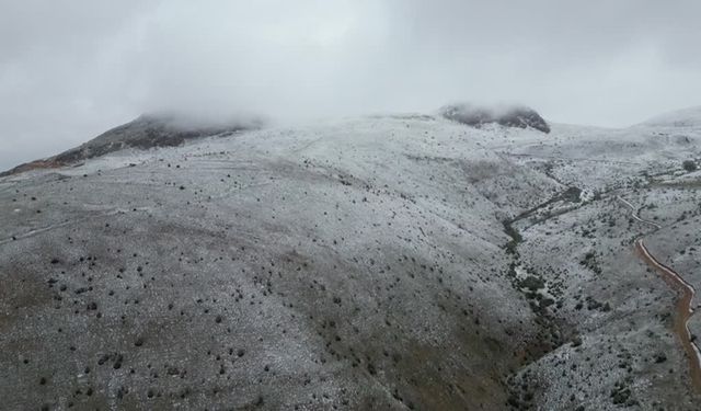 Bayburt'un Yüksek Kesimlerinde Kar Yağışı