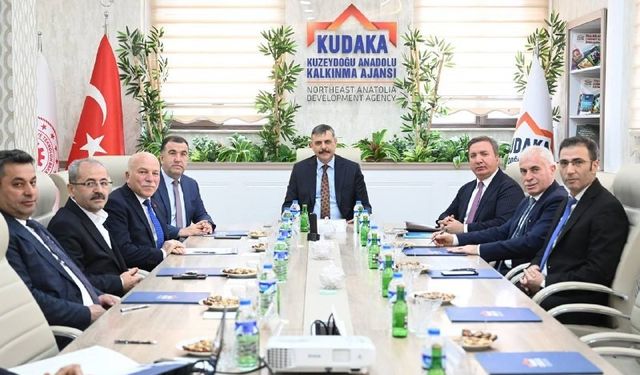 Vali Eldivan ve Başkan Memiş KUDAKA yönetim kurulu toplantısına katıldı