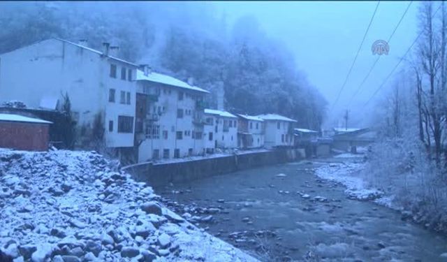 Rize'nin İkizdere İlçesinde Kar Nedeniyle Eğitime Ara Verildi