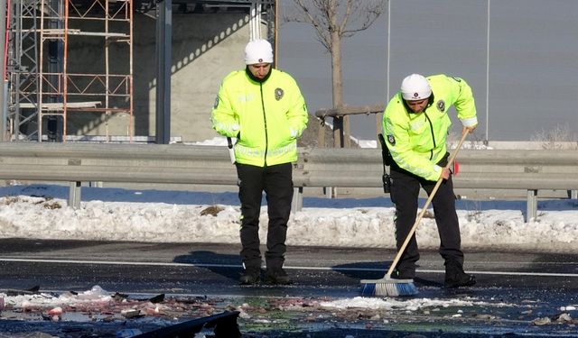 Erzurum'da sis kazası; 2 yaralı