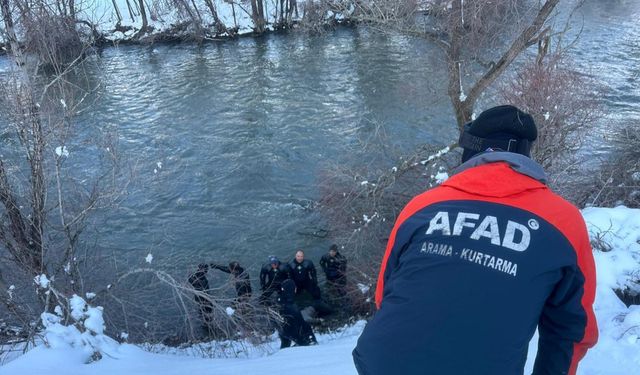 Kayıp Sabit öğretmenin cansız bedeni, Karasu Nehri'nde bulundu (2)