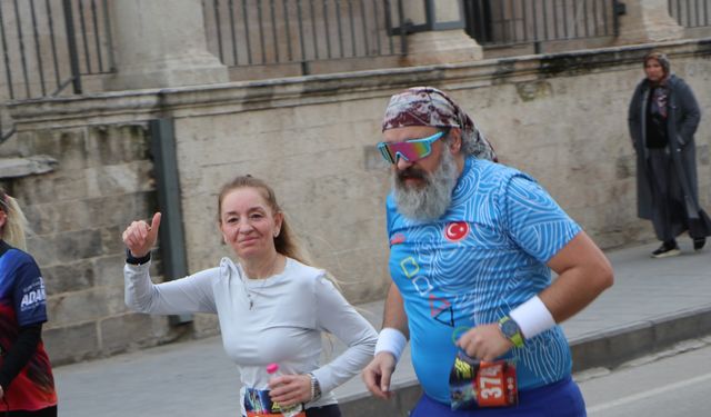 15’inci Uluslararası Adana Kurtuluş Yarı Maratonu’na rekor katılım