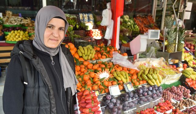 Antalya'da çileğin adedi 15, kilosu 400 lira