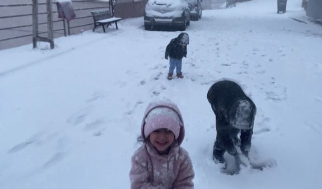 Bayburt buz tuttu; havaya atılan sıcak su kristalleşti