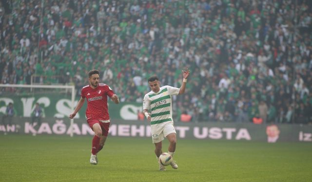 Bursaspor taraftarından Filistin bayraklı koreografi