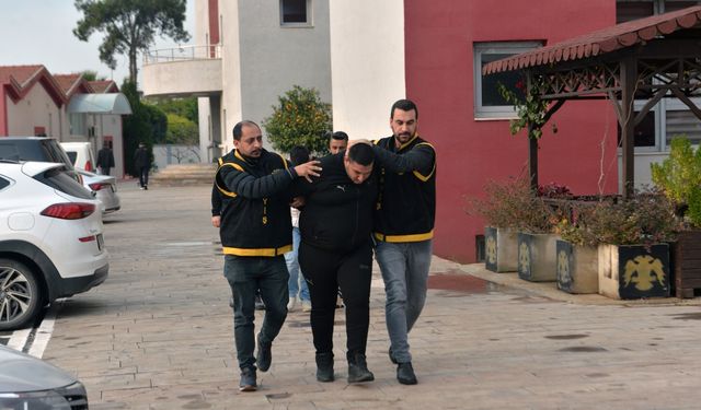 Cezaevinden çıktı, ağabeyinin katline neden olmakla suçladığı kişiyi öldürdü