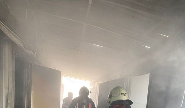 Malatya'da işçilerin kaldığı 3 konteyner yandı
