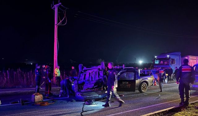 Muğla’da kamyonet ile otomobil çarpıştı: 2 ölü, 2 yaralı