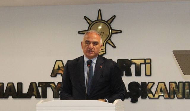 Bakan Ersoy'dan 'Deprem Şehitliği'ne ziyaret (2)