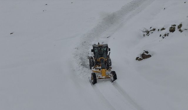 Bingöl'de,77 köy yolu kardan ulaşıma kapandı