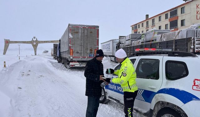 Karlıova'da kar kalınlığı 60 santimi buldu (5)