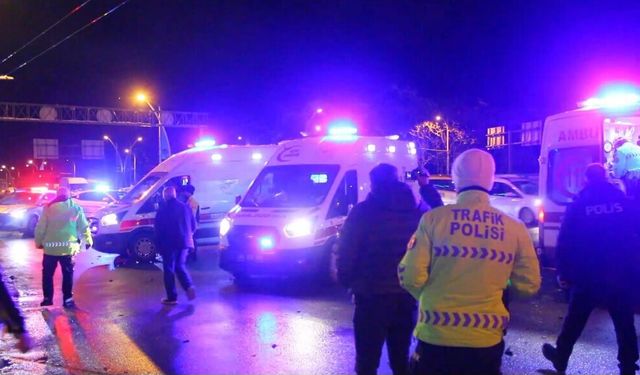 Malatya'da 2 otomobil çarpıştı: 5 yaralı