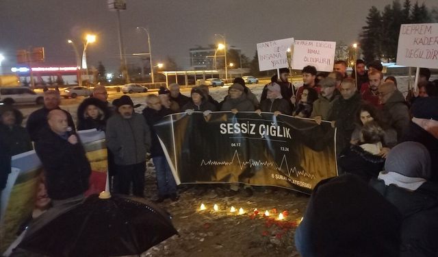 Malatya'da depremde ölenler, Hayat Sitesi enkazının kaldırıldığı alanda anıldı
