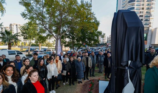 Mersin'de depremde kaybolan çocuklar anısına yapılan anıt açıldı