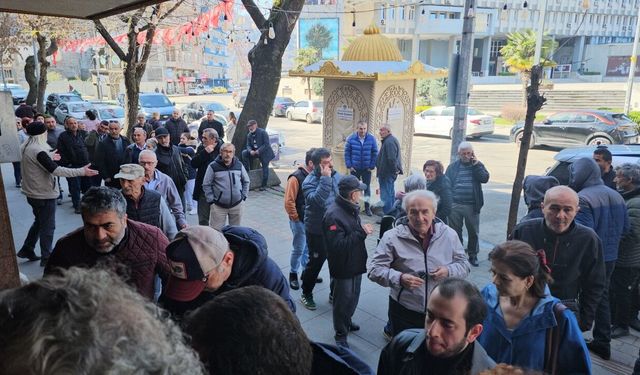 99 yaşında CHP'nin ön seçiminde oy kullanmaya geldi