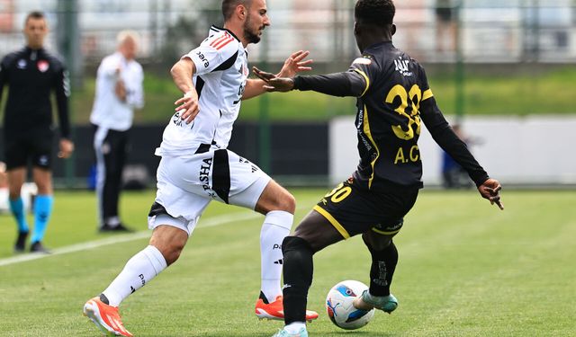 Beşiktaş, hazırlık maçında İstanbulspor'a 3-1 yenildi