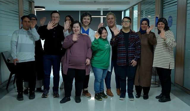 Dünya Oral Sağlığı Günü'nde Down sendromlulara ağız ve diş bakımı