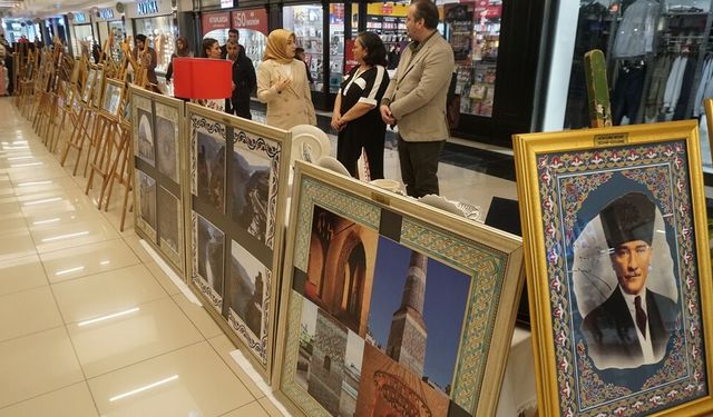 Emeklilikte hobi olarak başladığı tezhip sanatıyla süslediği çinileri görücüye çıkardı / Ek fotoğraflar