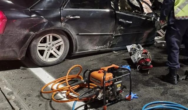 Malatya'da otomobil, TIR'a çarptı; 1 ölü, 1 yaralı