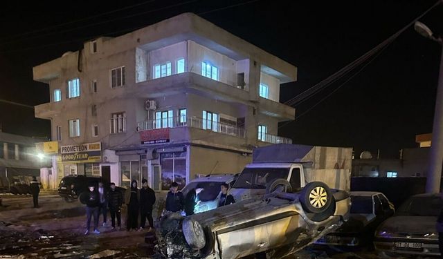 Mardin'de 3 kişinin yaralandığı kaza kamerada