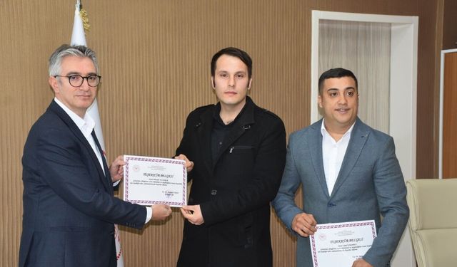 Nefes borusuna zeytin kaçan hasta yakınını 'Heimlich' manevrasıyla kurtardı