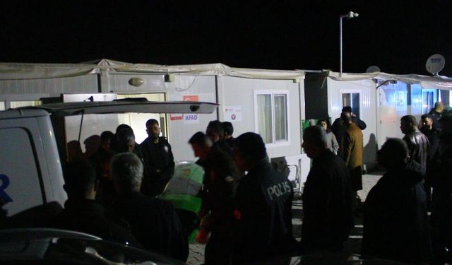 Oğluyla tartışan kişiyi tüfekle öldürdü