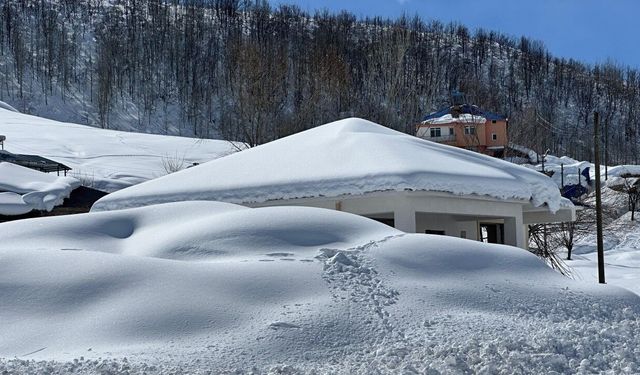 Ovacık’ta kar manzarası dronla görüntülendi